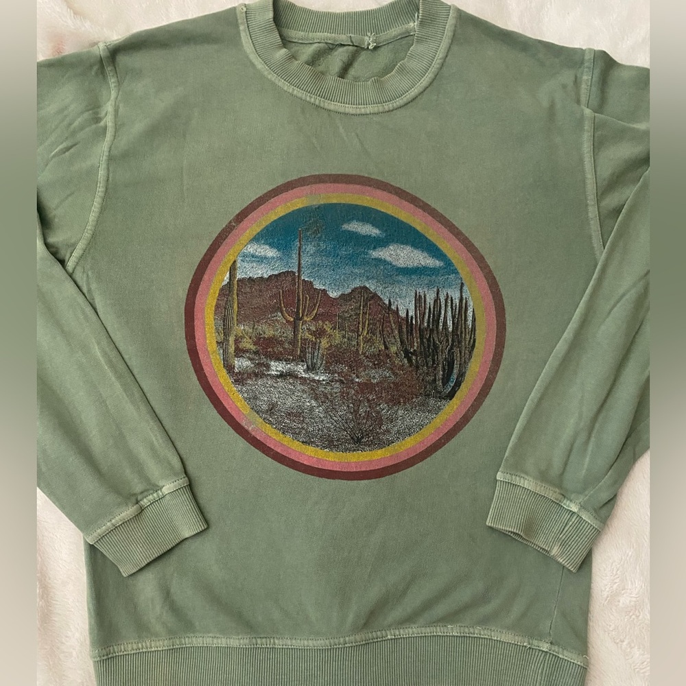 Life Clothing Desert graphic sweatshirt. Small